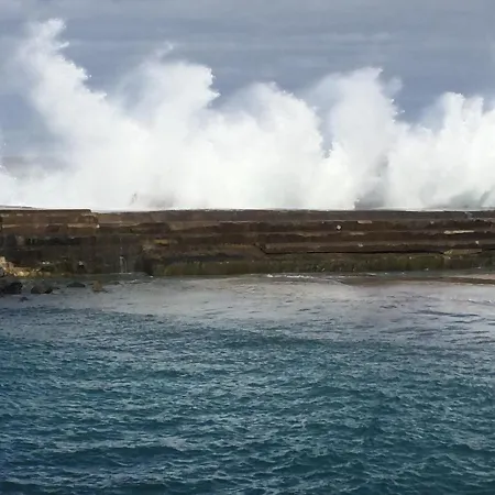 Perla De Roca En Poblado Marinero * Acantilado de los Gigantes